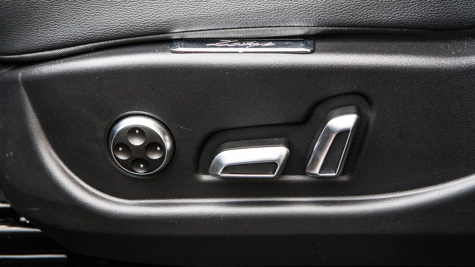 24 Zotye-Coupa-regulirovka-sideniya-2.jpg