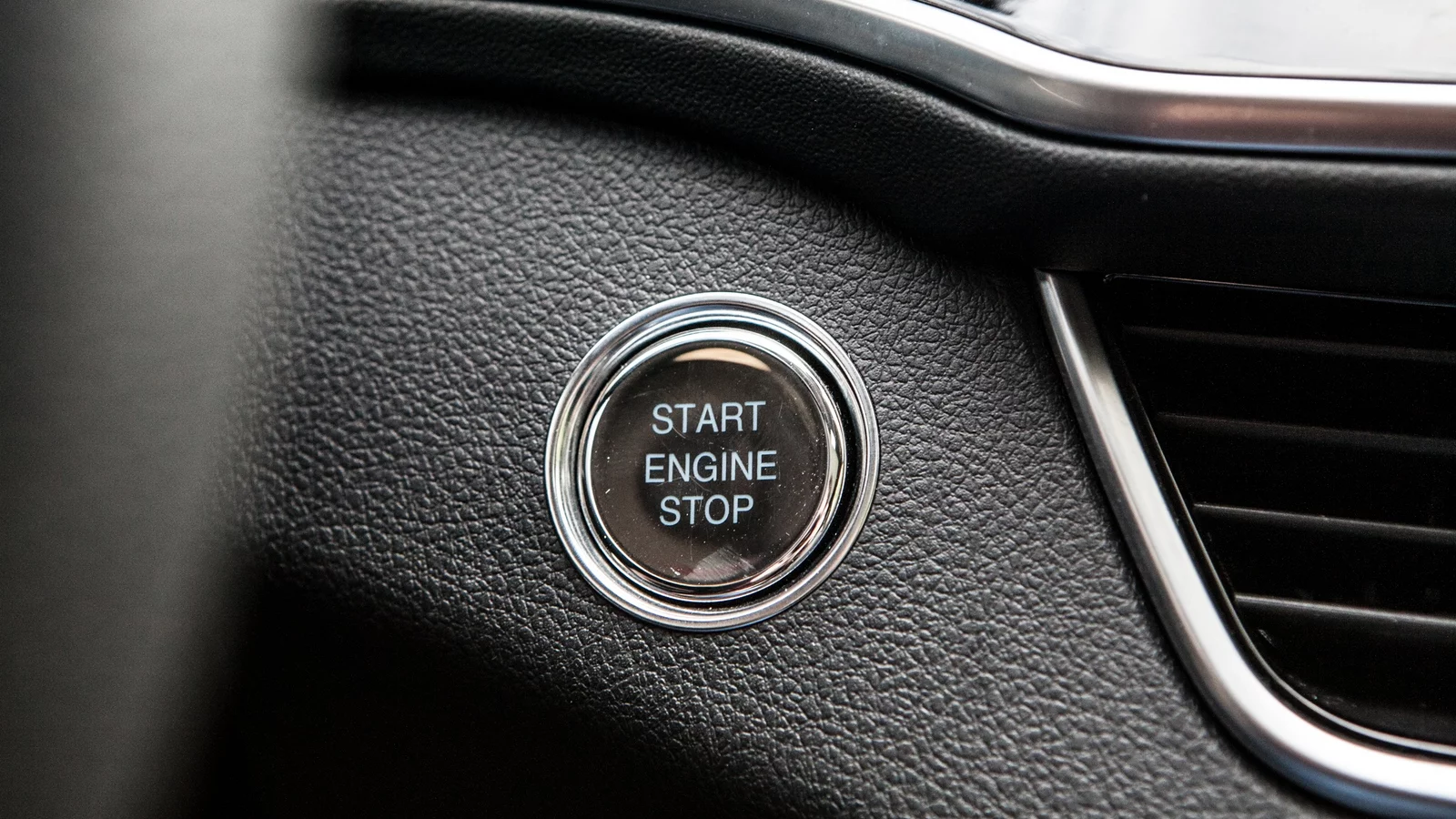 29 Zotye-Coupa-knopka-zapuska-dvigatelya.jpg