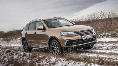 0-2 Zotye-Coupa-tri-chetverti-2.webp
