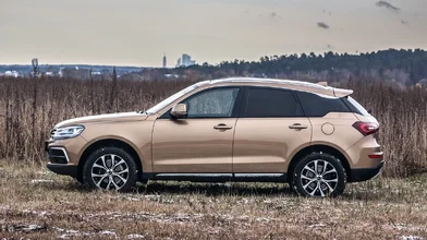 1-2 Zotye-Coupa-sboku.webp