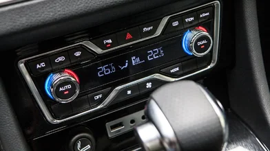7-16 Zotye-Coupa-salon-4.webp