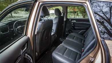 26 Zotye-Coupa-zadnie-sideniya.jpg 26 Zotye-Coupa-zadnie-sideniya.jpg