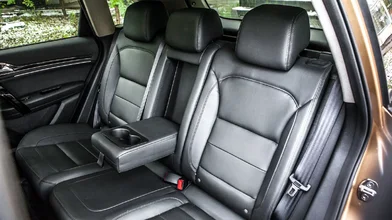 27 Zotye-Coupa-zadnie-sideniya-2.jpg 27 Zotye-Coupa-zadnie-sideniya-2.jpg